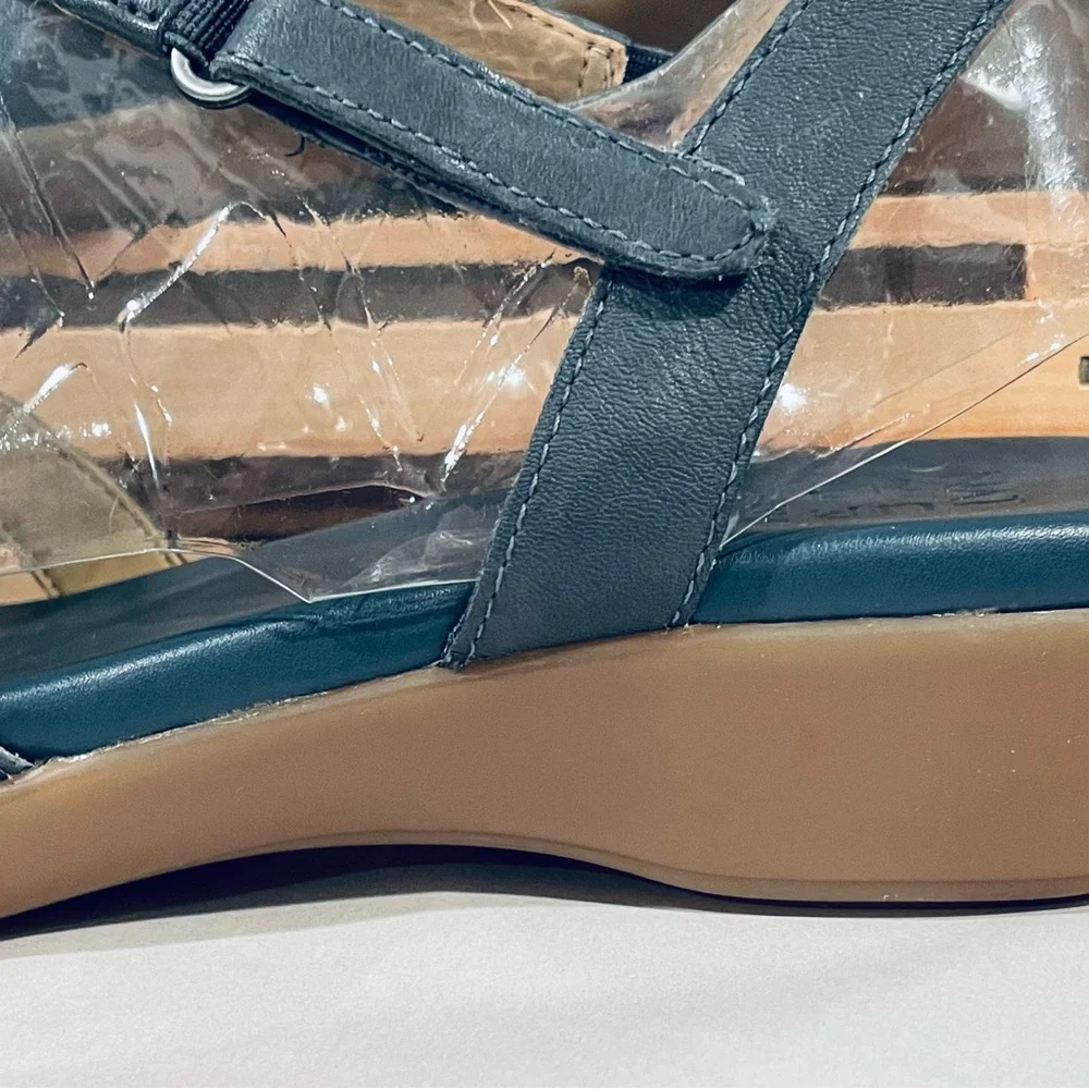 NIB! Naturalizer “Nella” Denim Blue Strappy Sandals Cushioned Footbed